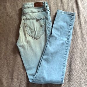 Hollister high rise skinny jean size 3R / W26,L 30